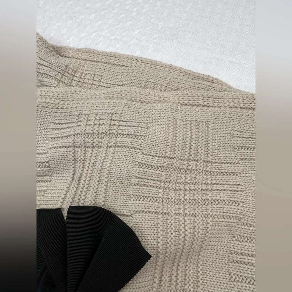 Kate Spade Beige Knit Scarf Black Bow Appliqué